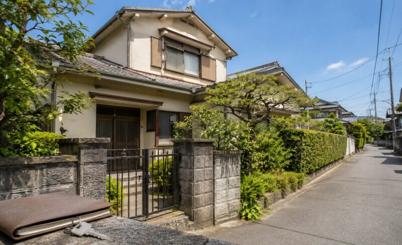 大阪市の住宅街にある相続不動産の戸建て住宅